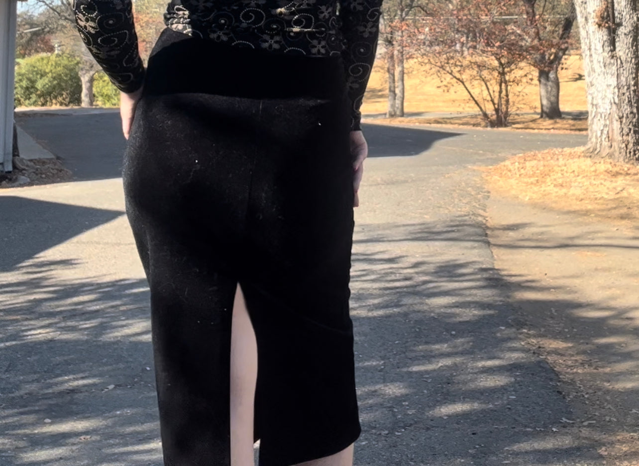 IN studio San Francisco 90s velvet skirt size small