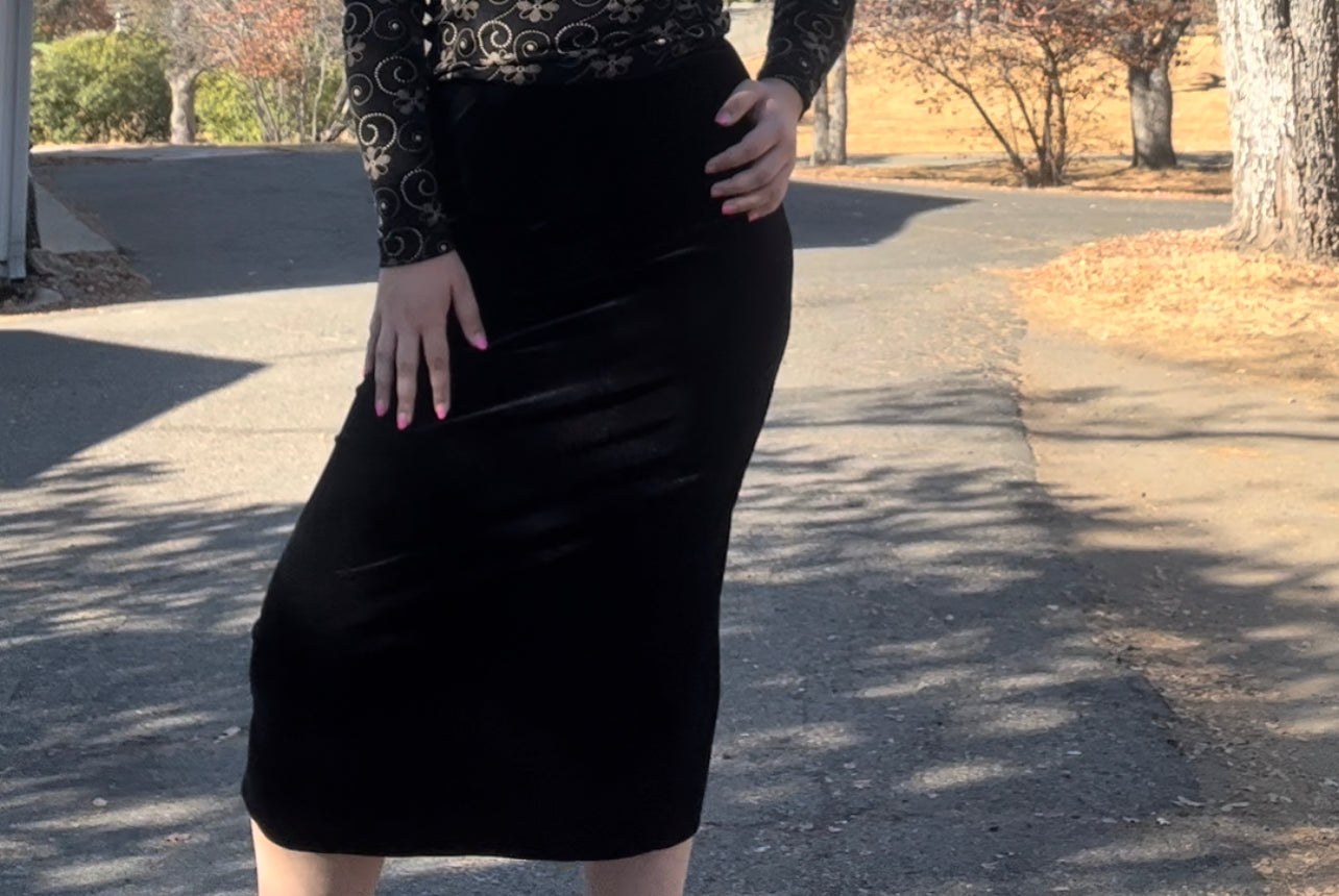 IN studio San Francisco 90s velvet skirt size small