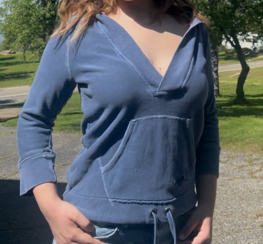 American eagle outfitters early 2000s y2k beach blue sweater size medium