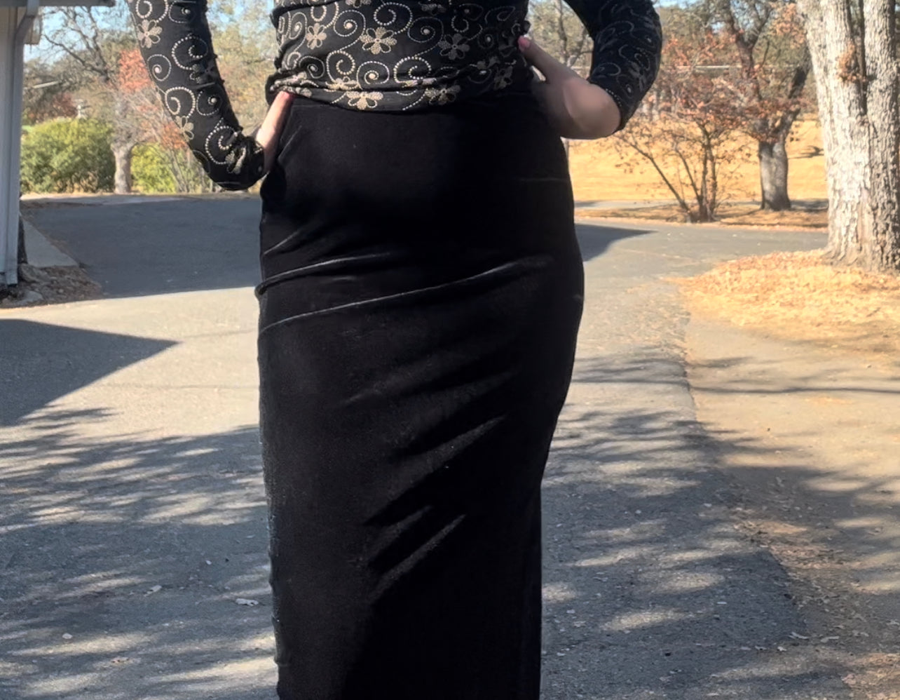 IN studio San Francisco 90s velvet skirt size small