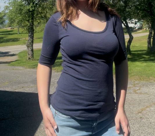 American eagle outfitters vintage early 2000s Y2K Bella swan navy blue mid sleeve top size medium