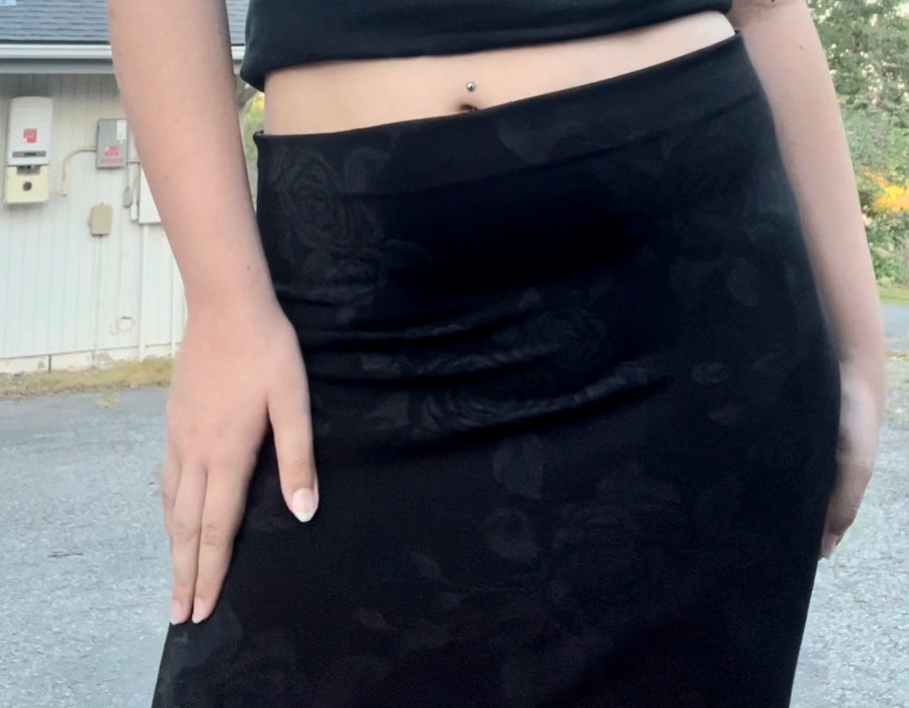 Essex vintage rose black whimsigoth maxi skirt size large