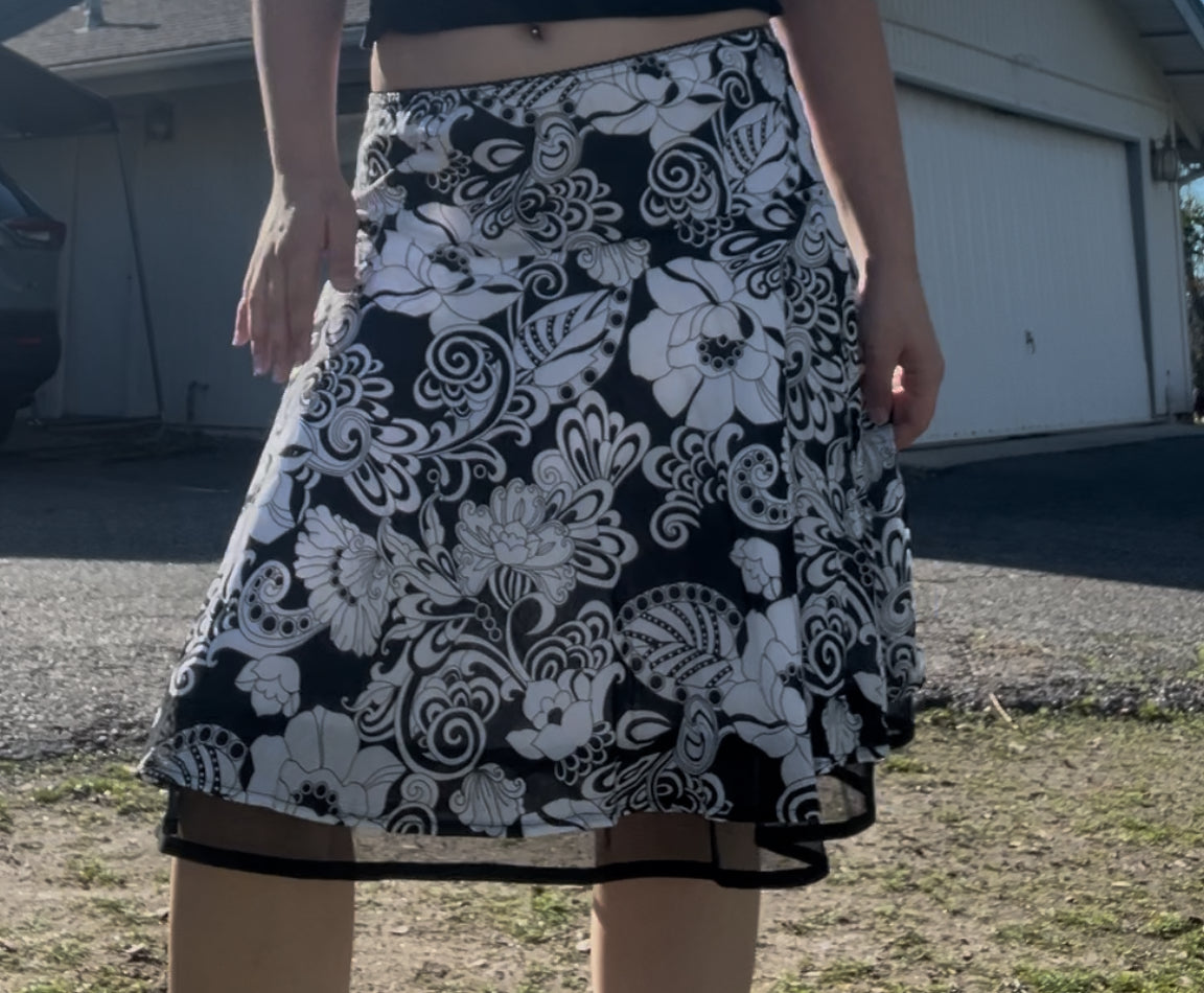 Early 2000s studio 25 midi skirt size large