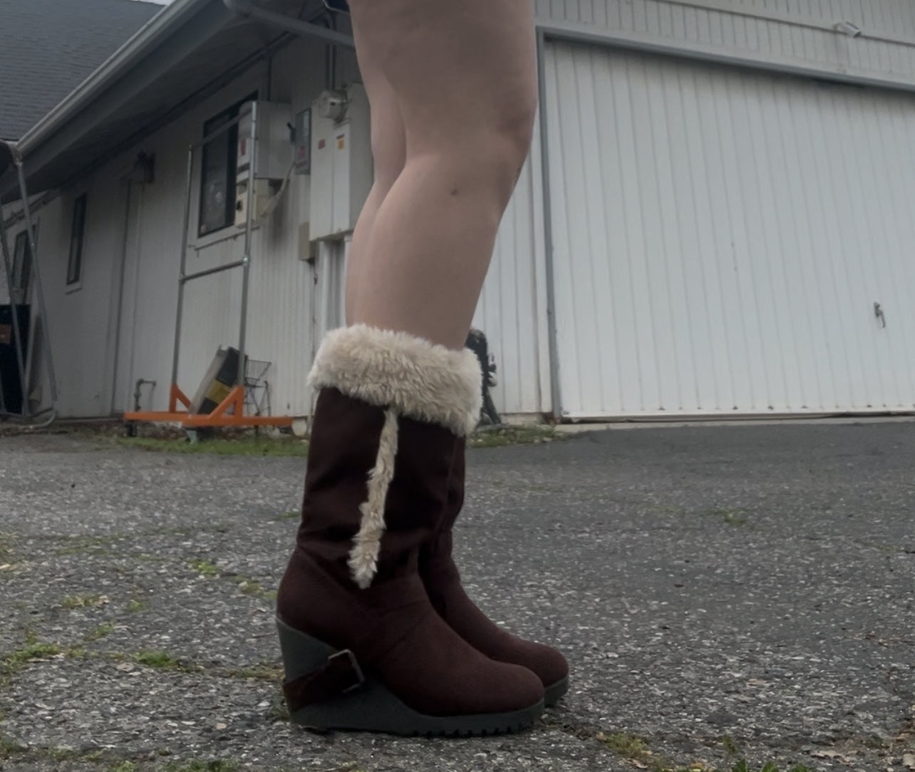 American eagle early 2000s y2k faux fur trim brown wedge heeled boots size 9.5