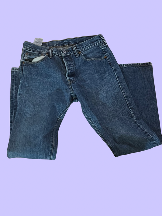 Levi’s high waisted straight leg mom jeans size 30”