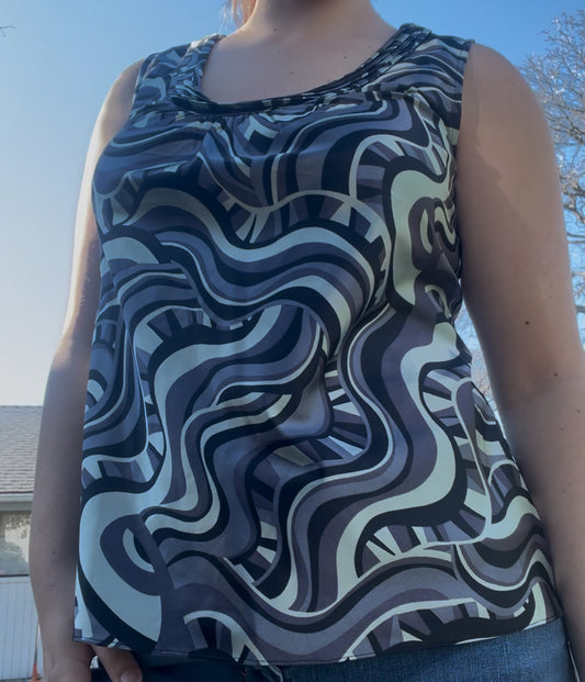 Spense y2k abstract tank top size medium