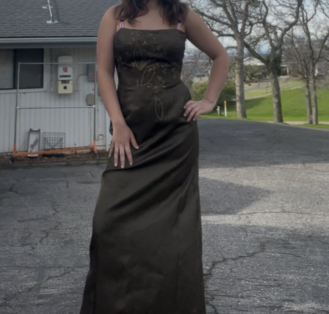 Laundry by Shelli Segal Olive Embellished Gown – Size 10