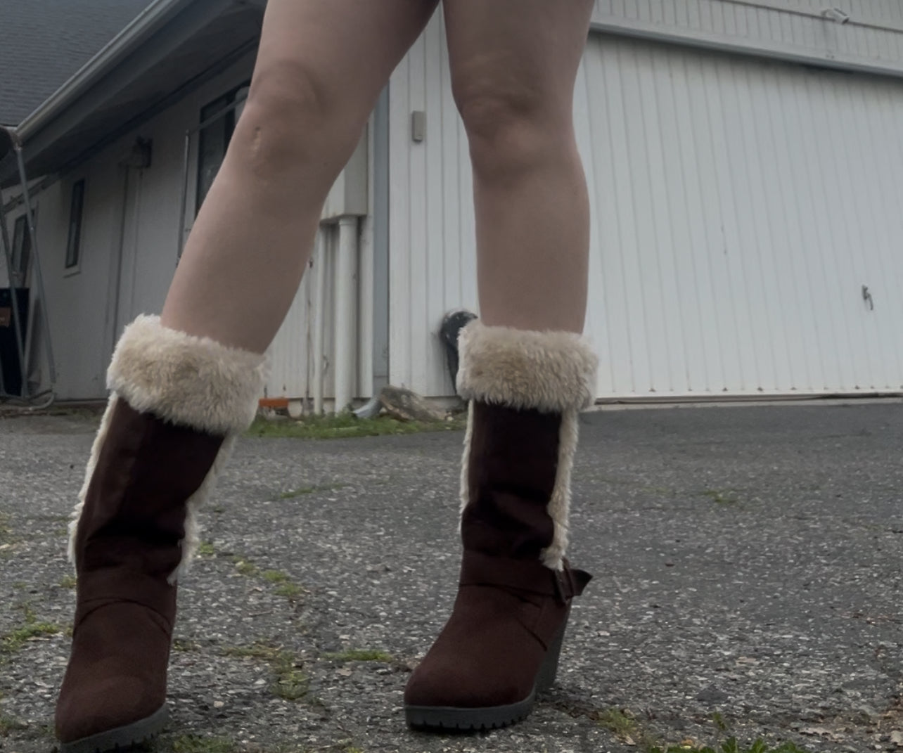 American eagle early 2000s y2k faux fur trim brown wedge heeled boots size 9.5