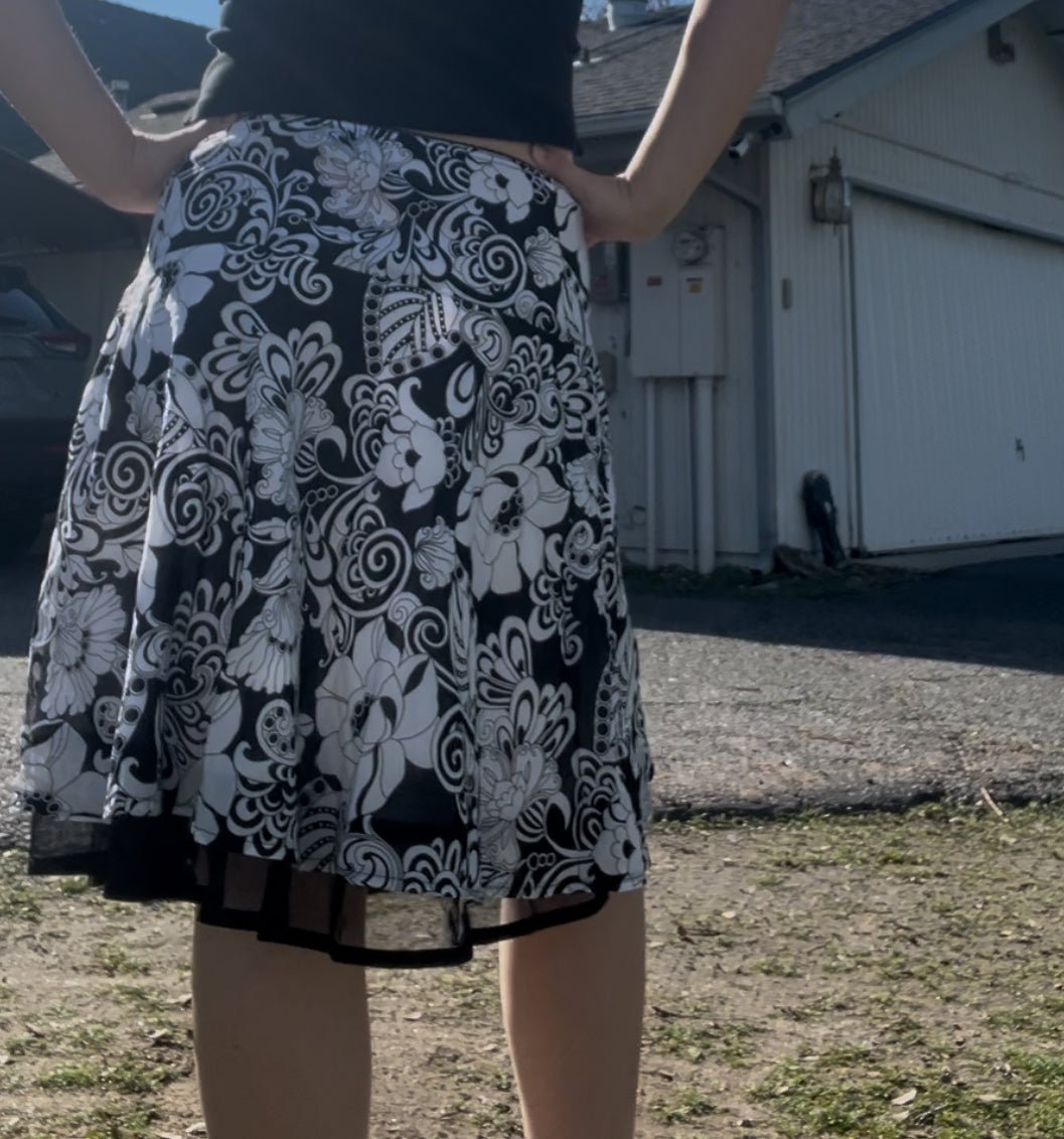 Early 2000s studio 25 midi skirt size large