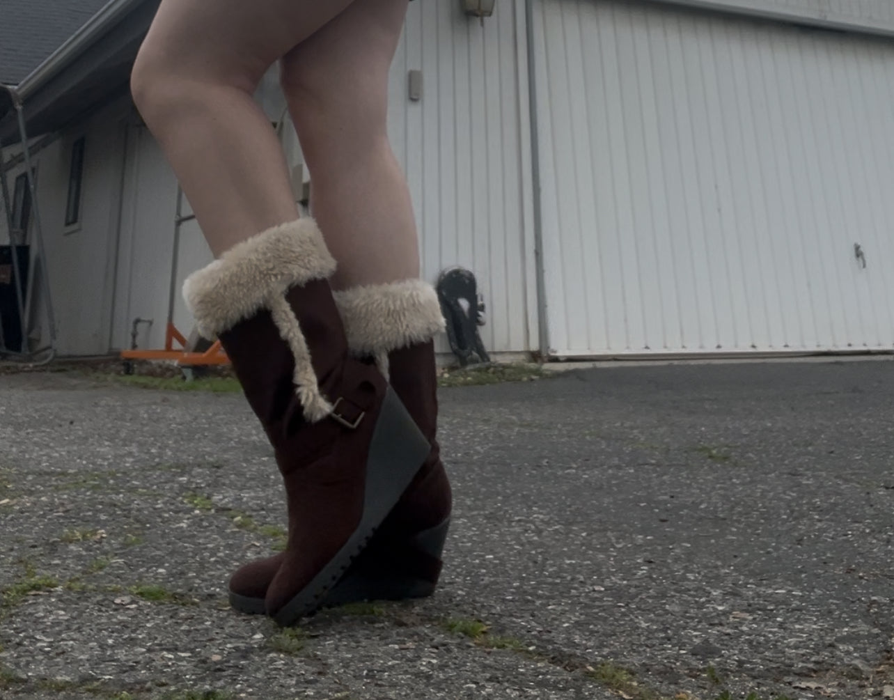 American eagle early 2000s y2k faux fur trim brown wedge heeled boots size 9.5