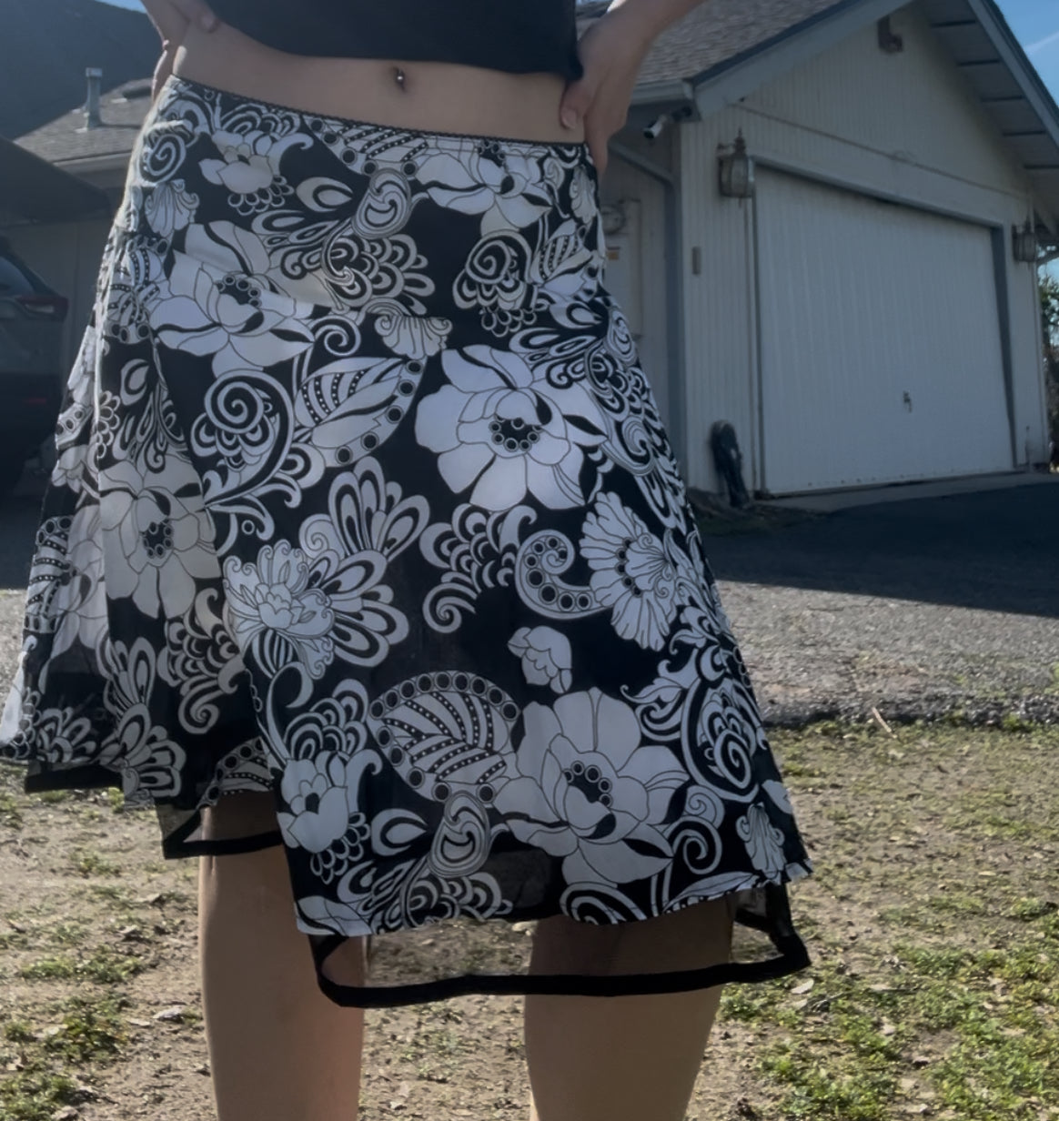 Early 2000s studio 25 midi skirt size large