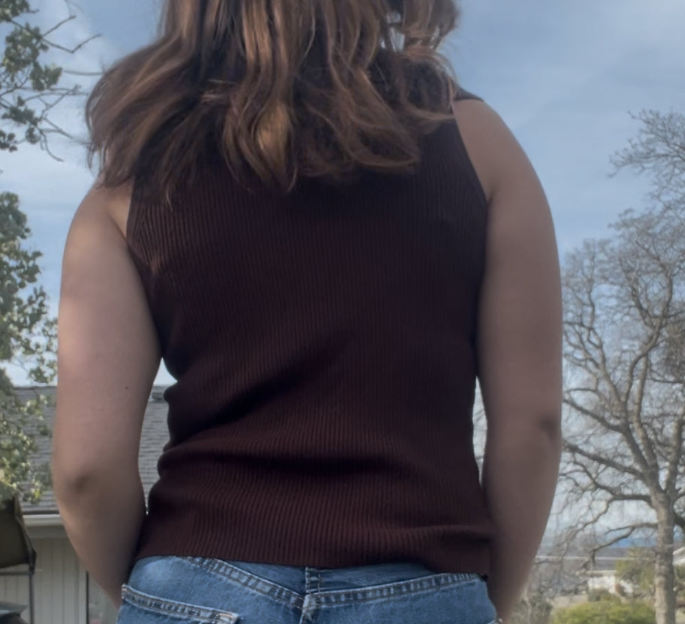 Trendy brown ribbed knit top by Allison Brittney, size Large 🤎