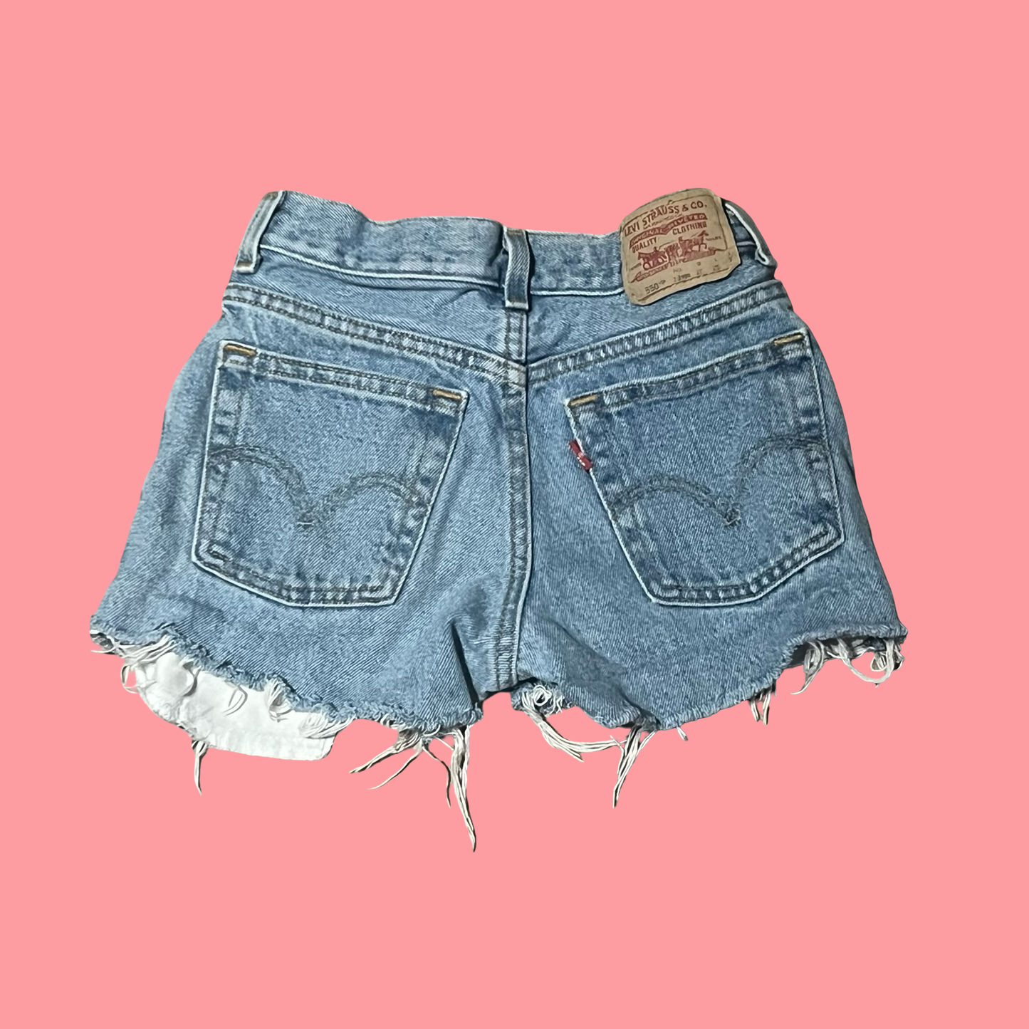 Levi’s distressed cut off shorts from jeans relaxed fit 550 size 25