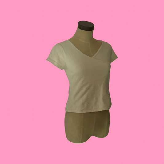 Creme color top size medium