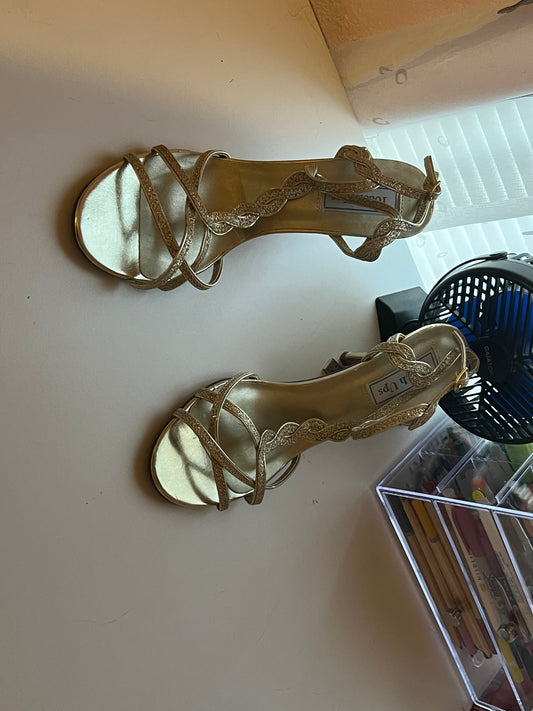 Touch ups gold y2k early 2000s prom heels size 9